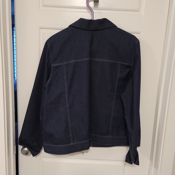 Jacket - Picture 2 of 4